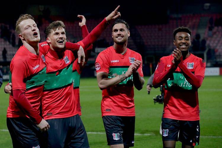 奋与坚定 奋与坚定