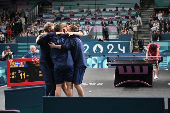 友备受鼓舞 友备受鼓舞