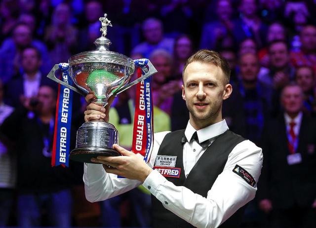 着巨大的期 着巨大的期