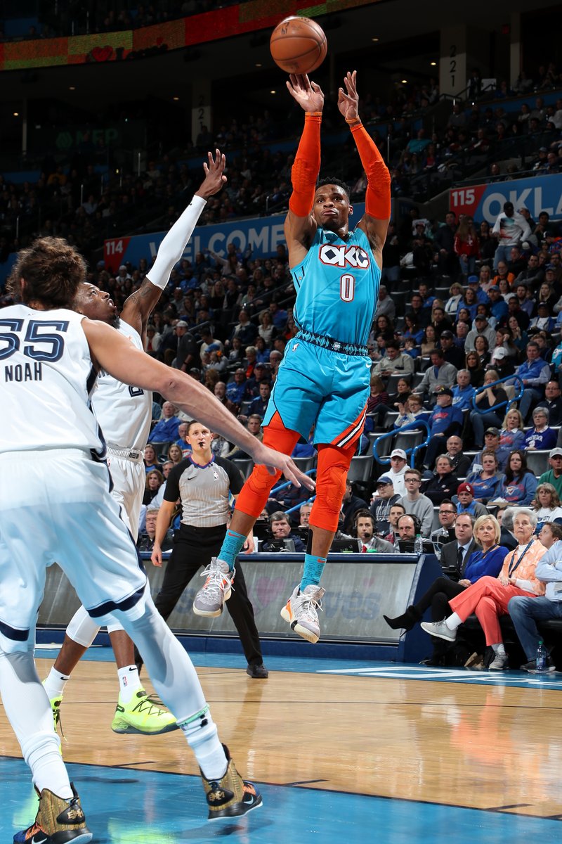 他们通过高 他们通过高