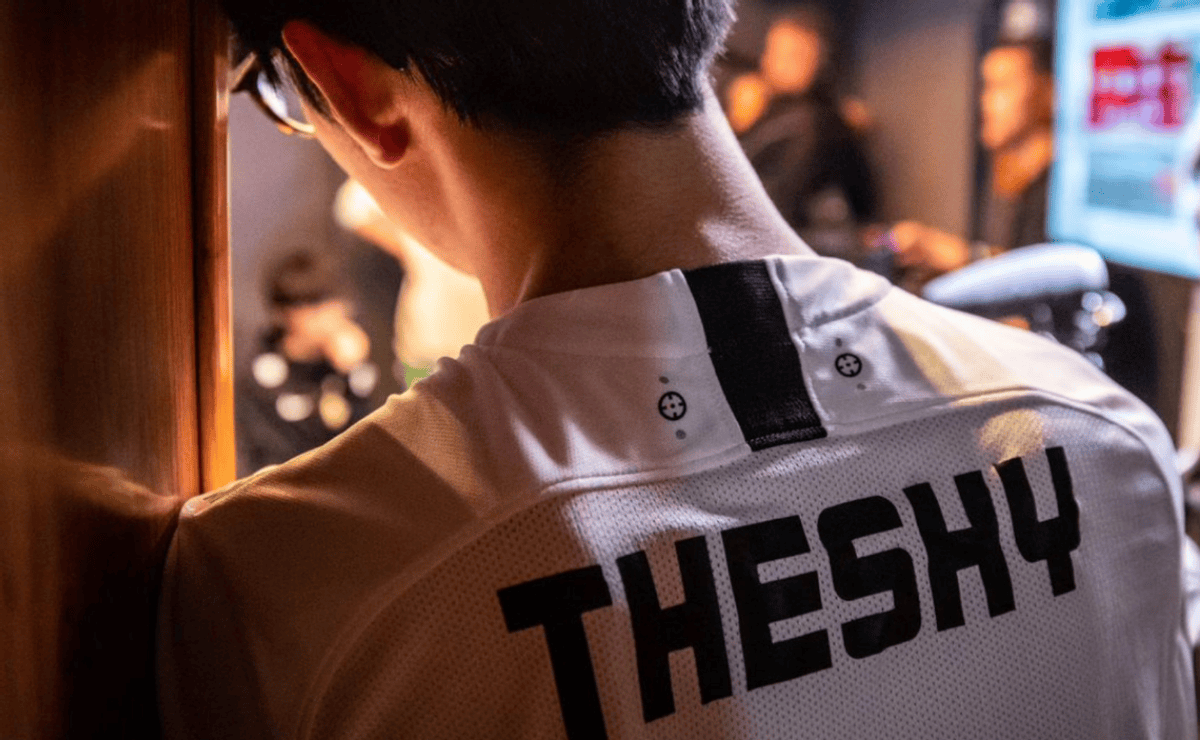 他们通过高 他们通过高