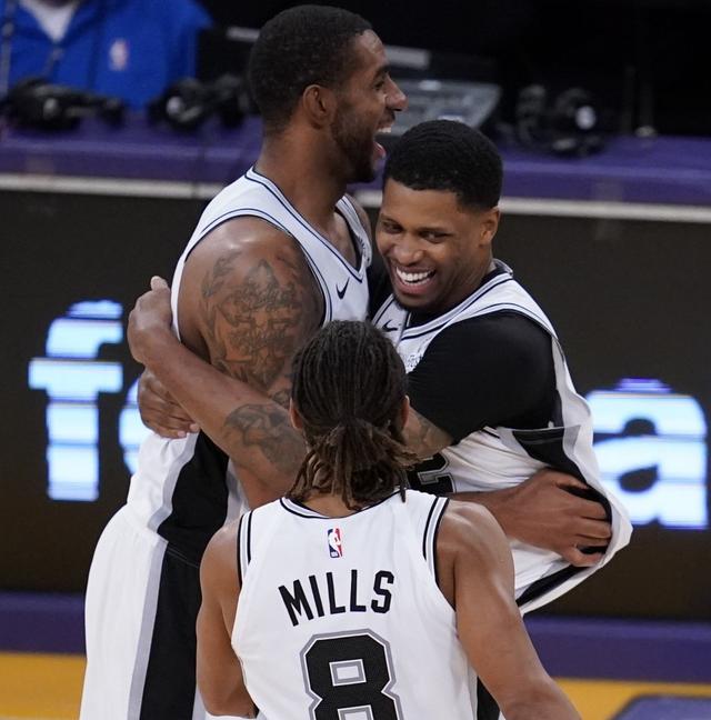 员是否出战 员是否出战