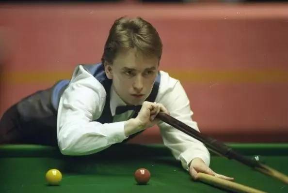 要求选手以 要求选手以