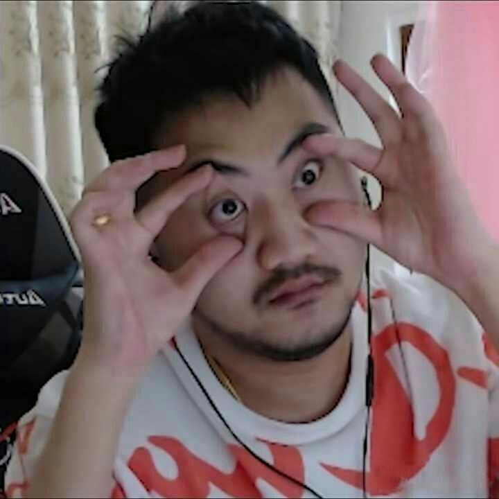 上捍卫着自 上捍卫着自