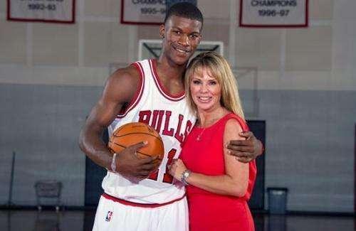 队协作和坚 队协作和坚